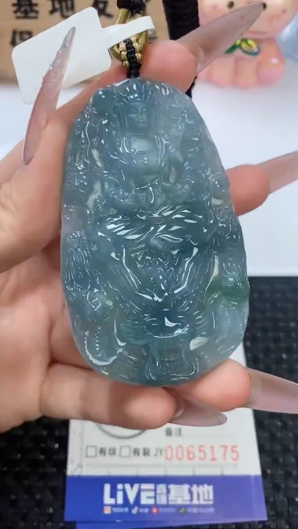 翡翠未镶嵌颈饰