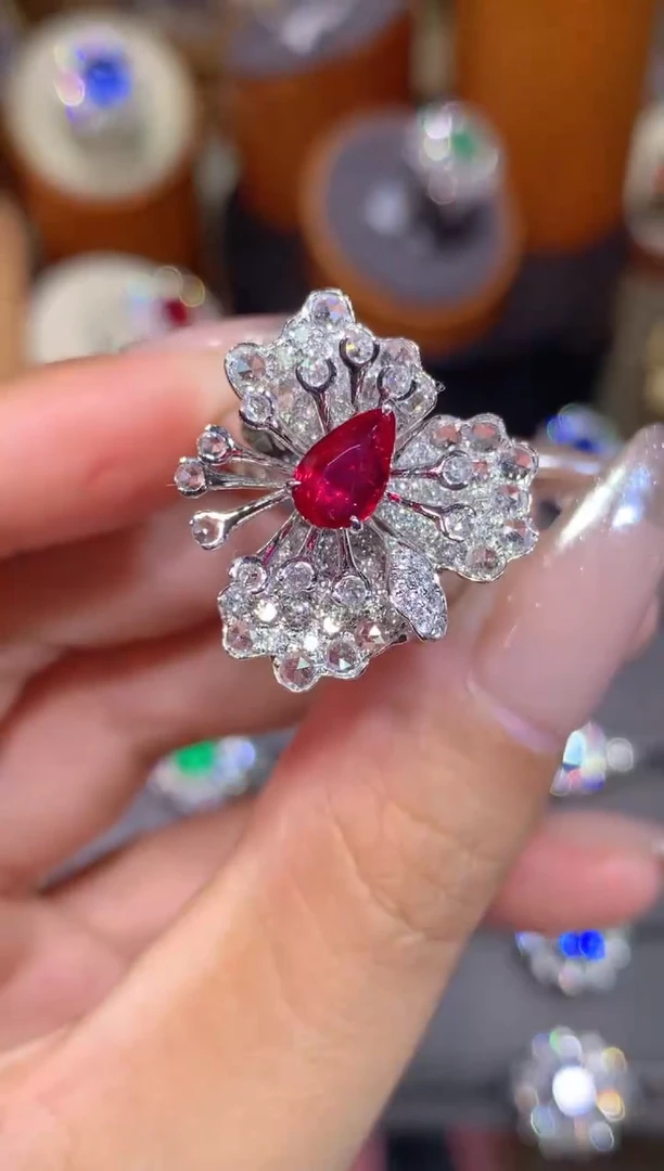 红宝石戒指18K金镶嵌1.0CT  无烧鸽血红