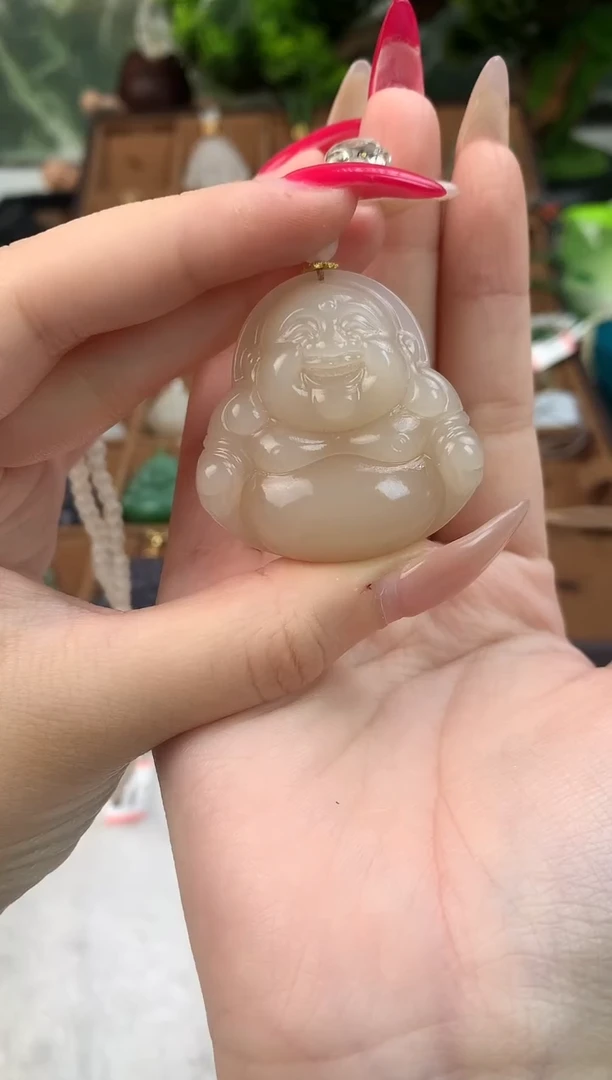 颈饰未镶嵌和田玉吊坠