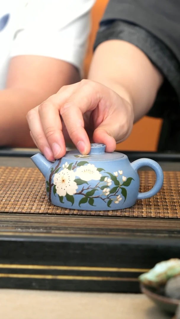 紫砂壶LJY19《梨花·福瓦》海蓝宝