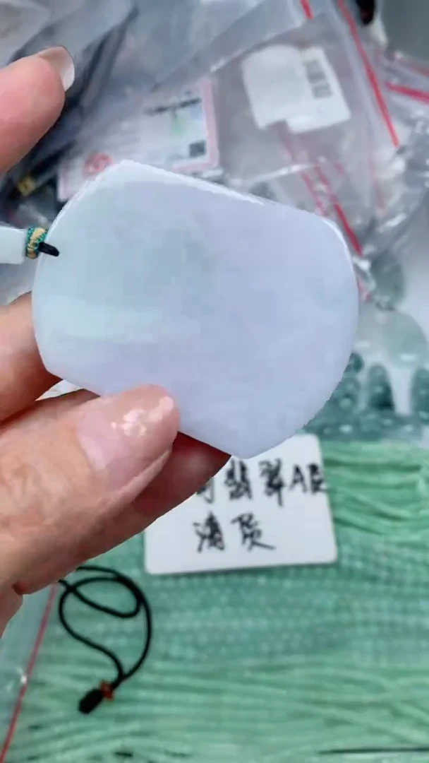 颈饰未镶嵌翡翠吊坠