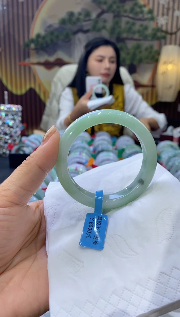 【闪购商品】翡翠手镯未镶嵌多人00489