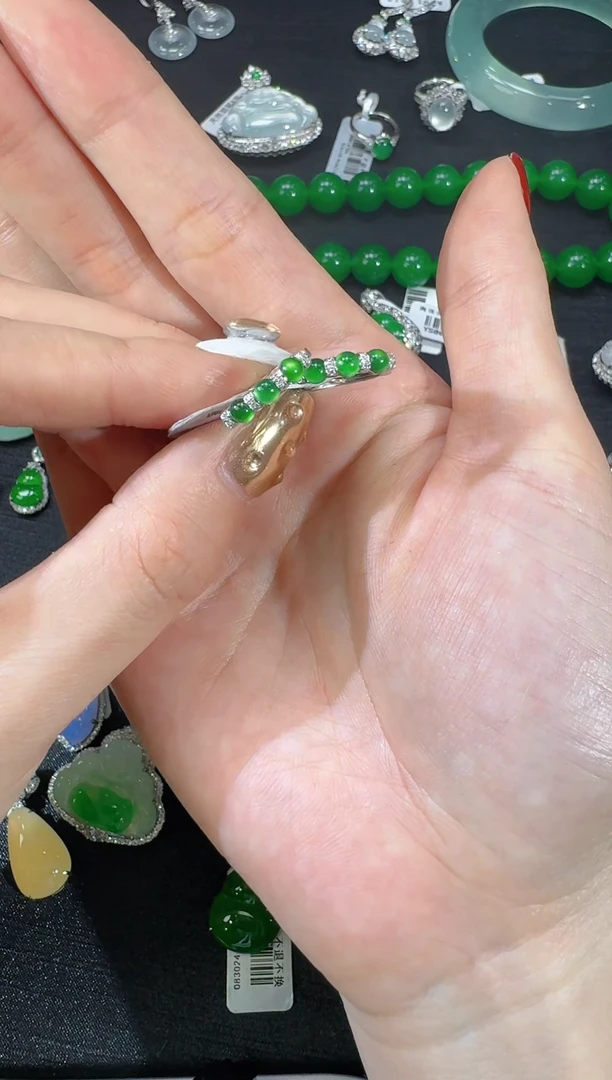 【闪购商品】翡翠耳饰18K金镶嵌蛋面