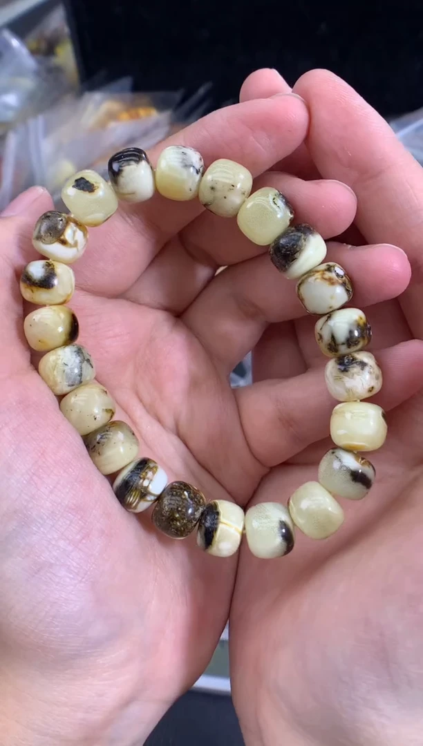 蜜蜡未镶嵌珠宝奇石1