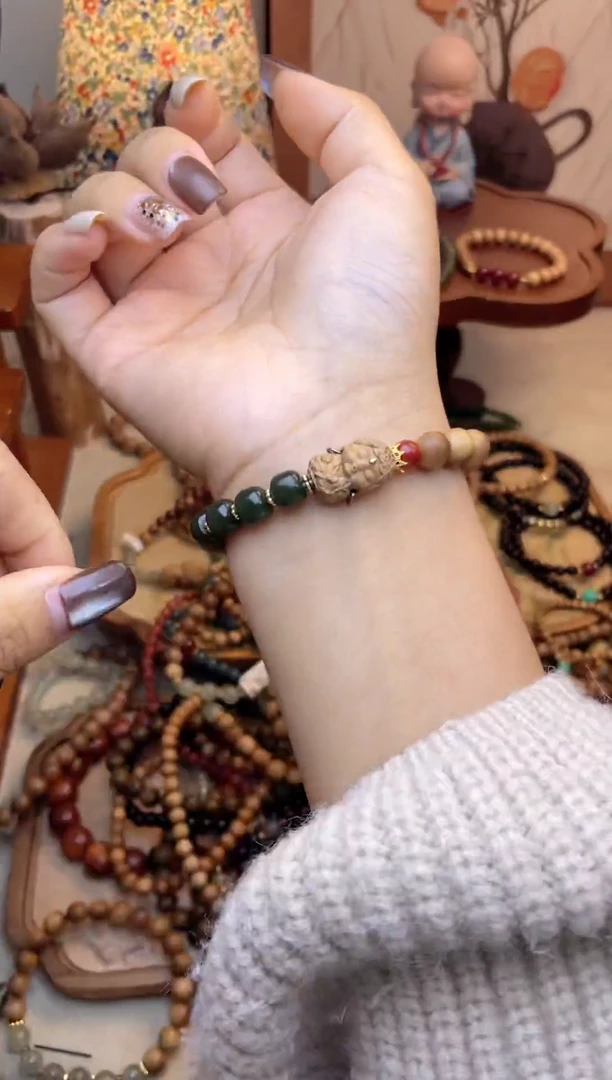 维腊木（绿檀）无事牌老山檀