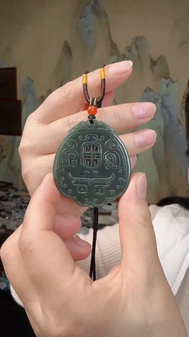 颈饰未镶嵌和田玉.