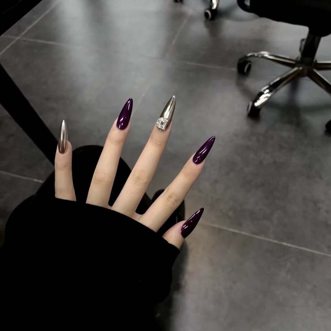 2025新款纯手工紫色魔镜穿戴美甲可爱显白气质钻球假指甲贴片