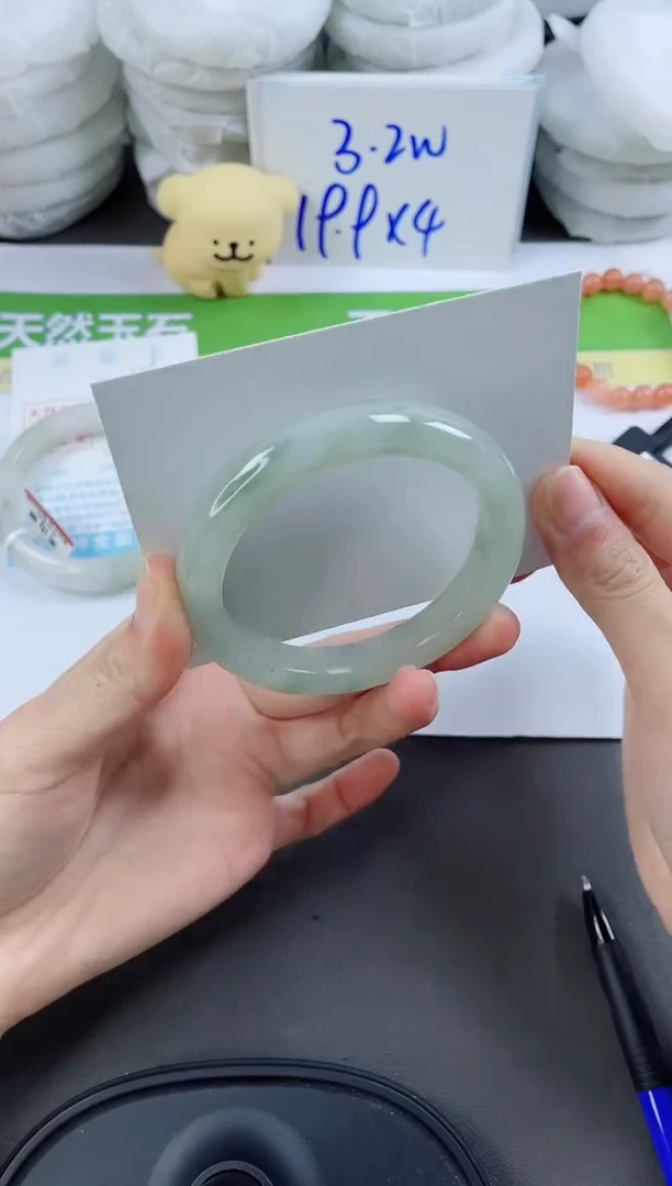 【闪购商品】石英质玉手镯未镶嵌180-56.9