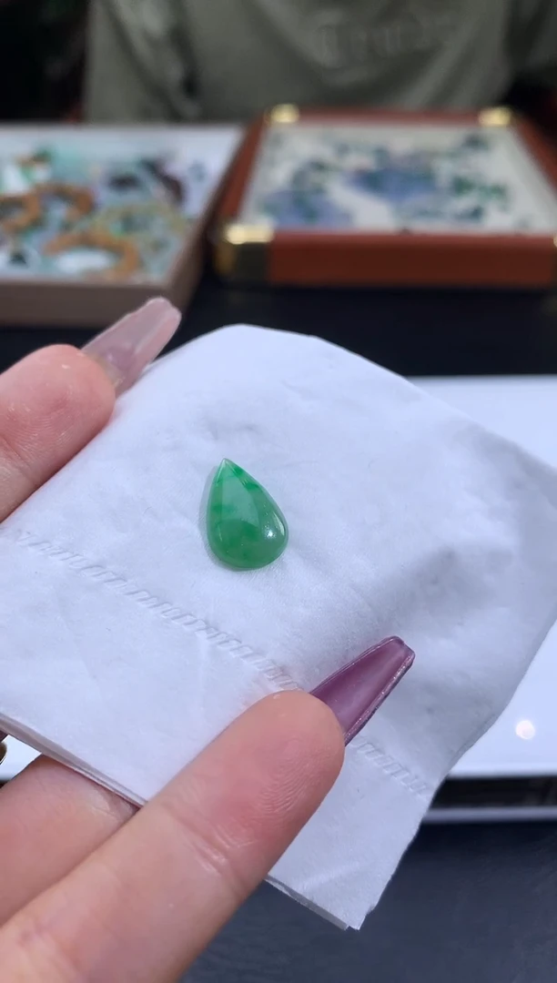 未镶嵌定制翡翠青***?翡翠