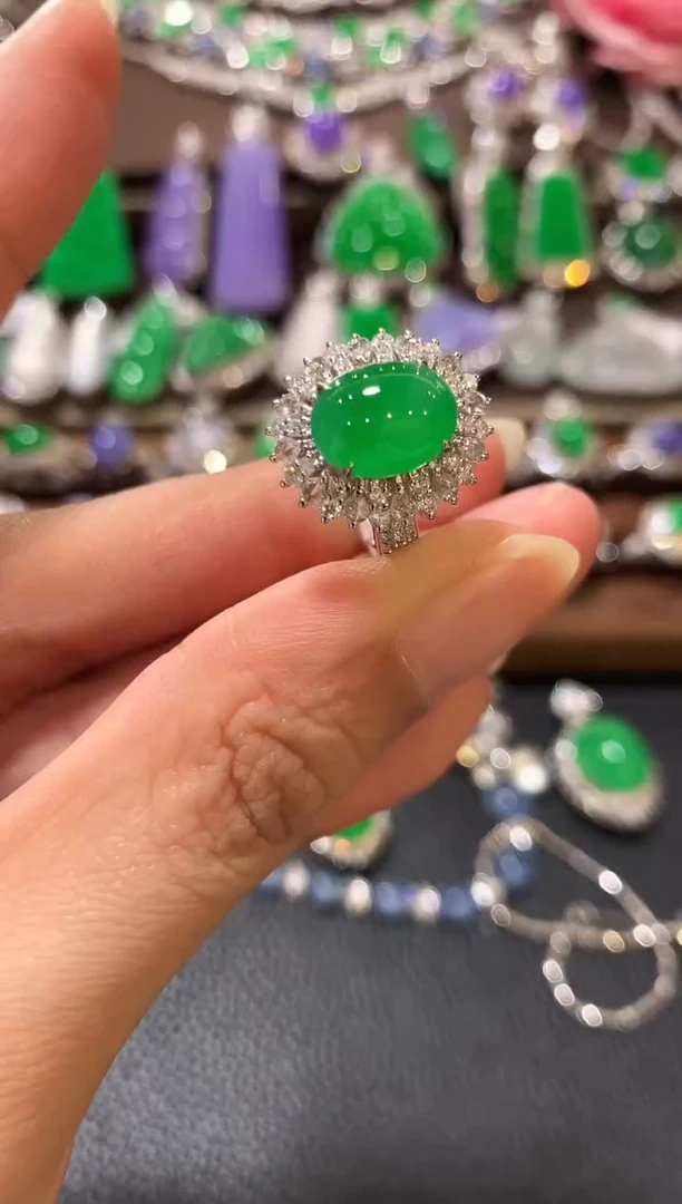 18K金镶嵌戒指翡翠m77