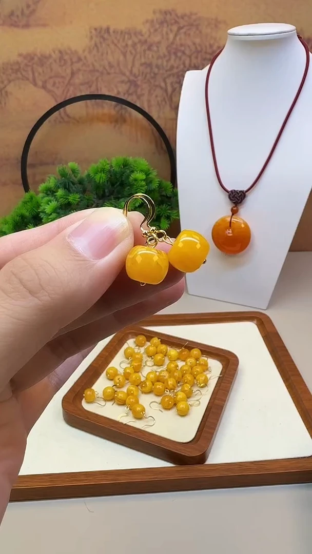 蜜蜡14K金镶嵌耳饰E01
