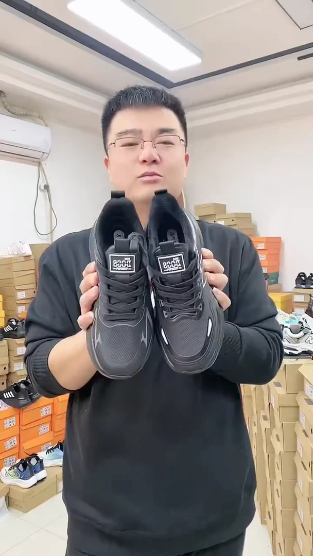 磨砂皮（牛皮）小*哥福利瑕疵鞋39码两双