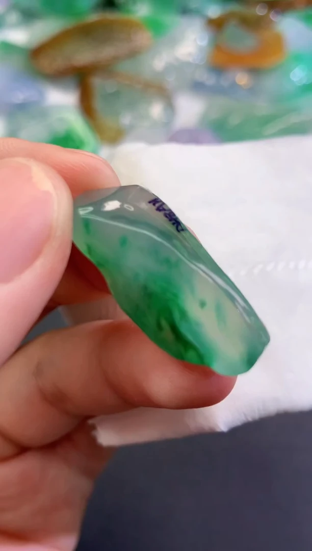 翡翠未镶嵌吊坠(不含链)5427