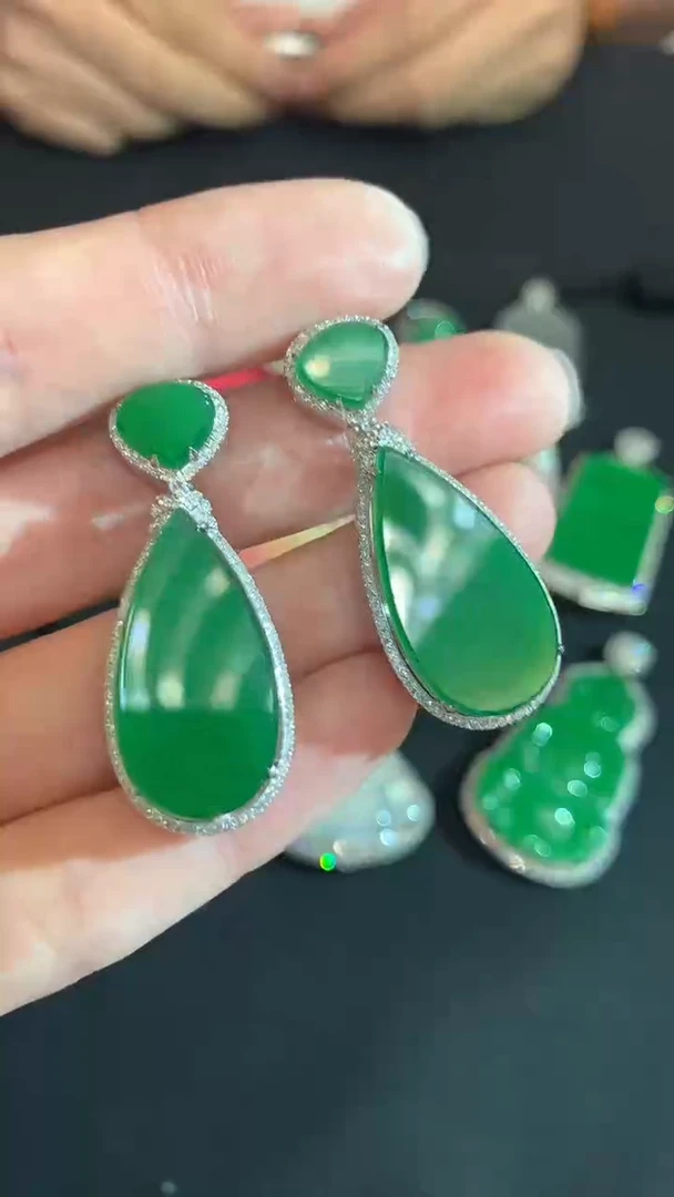 【闪购商品】翡翠18K金镶嵌吊坠(不含链)多样性发其一|12800+0