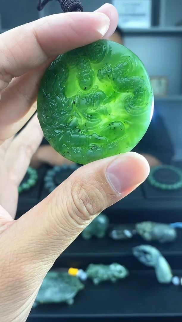 和田玉未镶嵌颈饰1