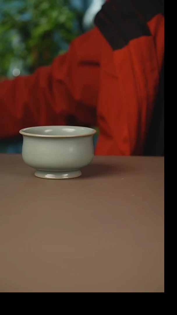 仿古天青佛肚杯微暇