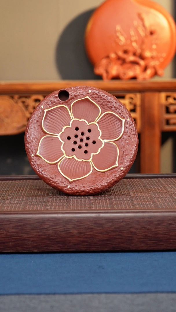 宜兴原矿紫砂 纯手工荷花朱泥壶承干泡台摆件