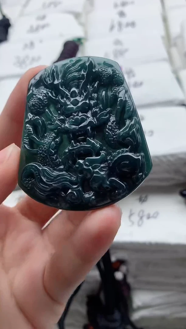 颈饰未镶嵌翡翠8