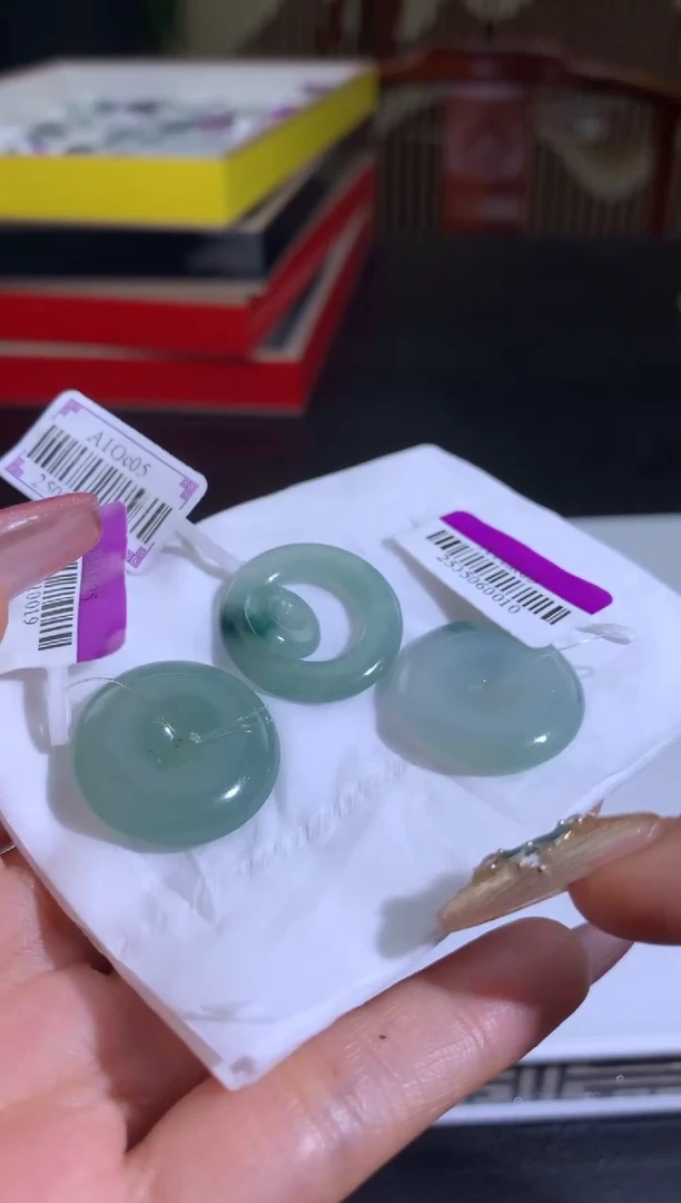 未镶嵌定制翡翠牛***3翡翠