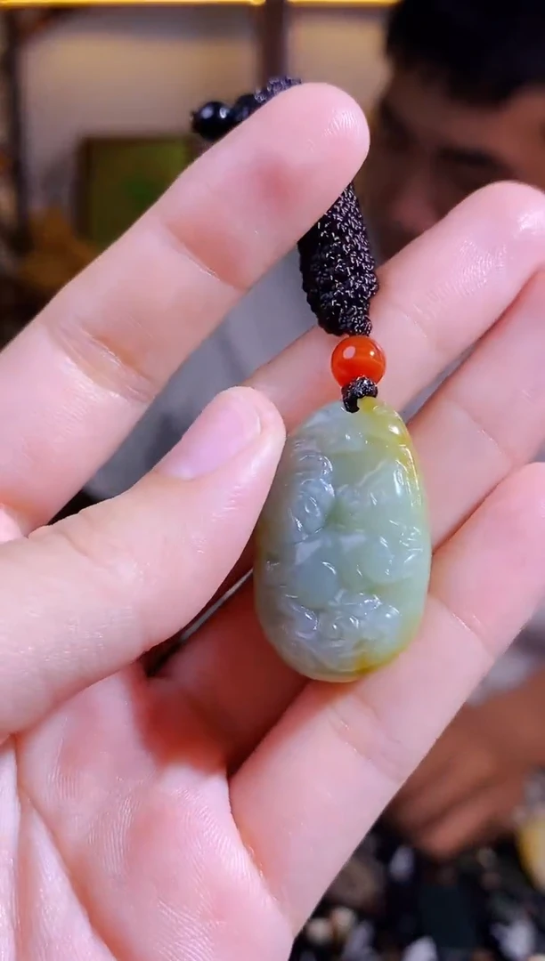 和田玉未镶嵌颈饰1