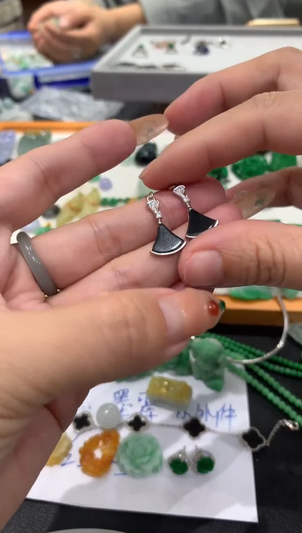 翡翠银S925镶嵌耳饰翡翠