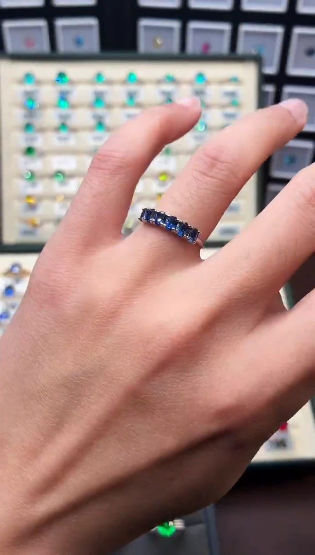 戒指蓝宝石银S925镶嵌111