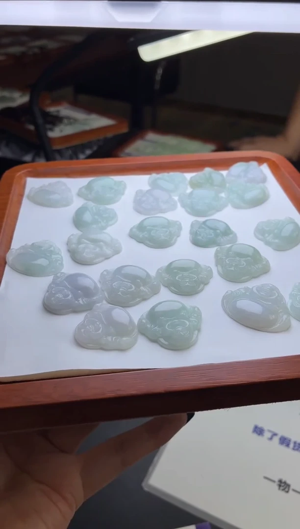 翡翠未镶嵌吊坠(不含链)缅甸天然翡翠佛公吊坠 多样性发一