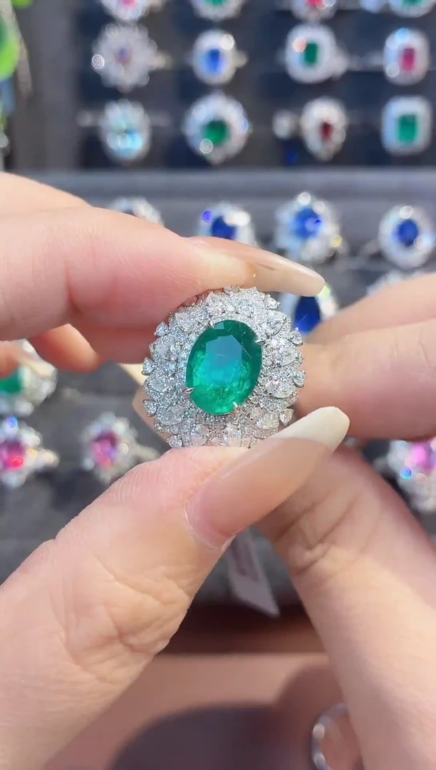 18K金镶嵌戒指+吊坠两用款祖母绿-2.9克拉