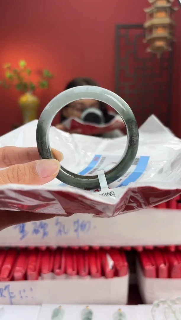 未镶嵌手镯翡翠翡翠手镯1