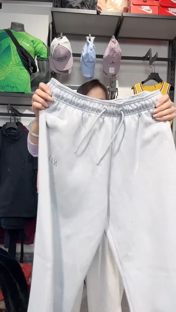 1135   编码 瑕疵款直播间过款为准 尺码 M160