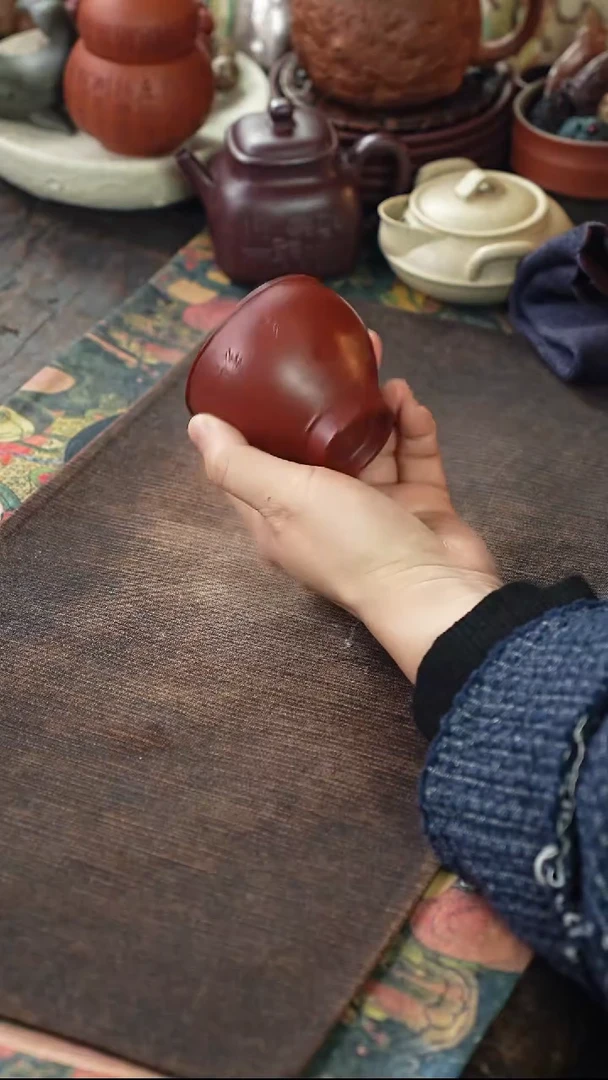 朱泥刻绘清供图吉祥紫砂杯