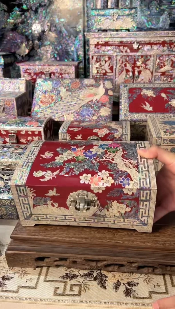 样品鱼锁满贝底·弘贝雅螺钿漆器文化馆