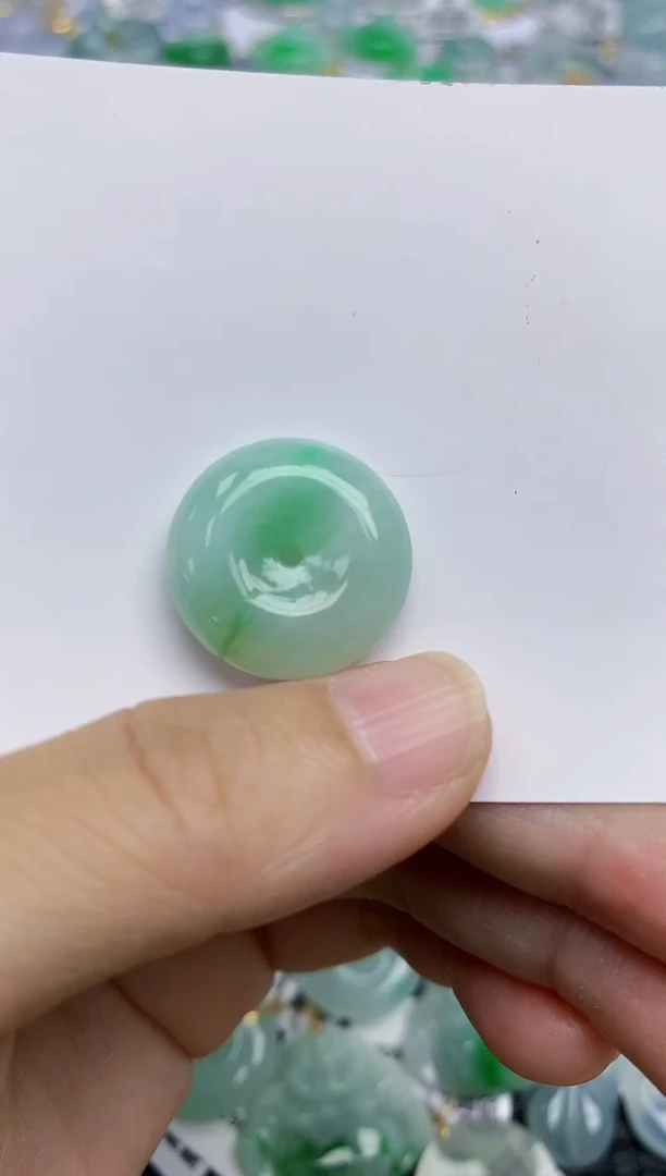 翡翠未镶嵌颈饰天然A货翡翠