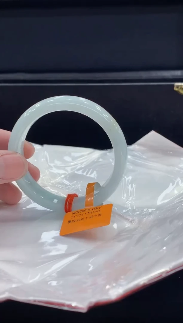 未镶嵌手镯翡翠翡翠手镯