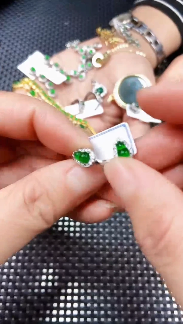 【闪购商品】翡翠耳饰未镶嵌111111111