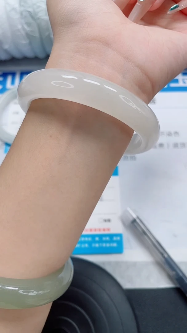 未镶嵌手镯石英质玉40-59/60