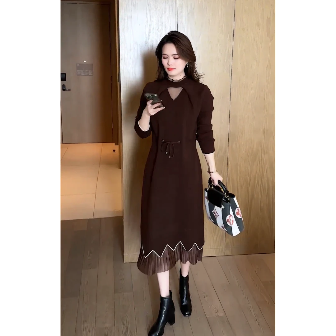 连衣裙裙子女2025秋冬小个子配大衣中长款时尚收腰显瘦内搭打底裙