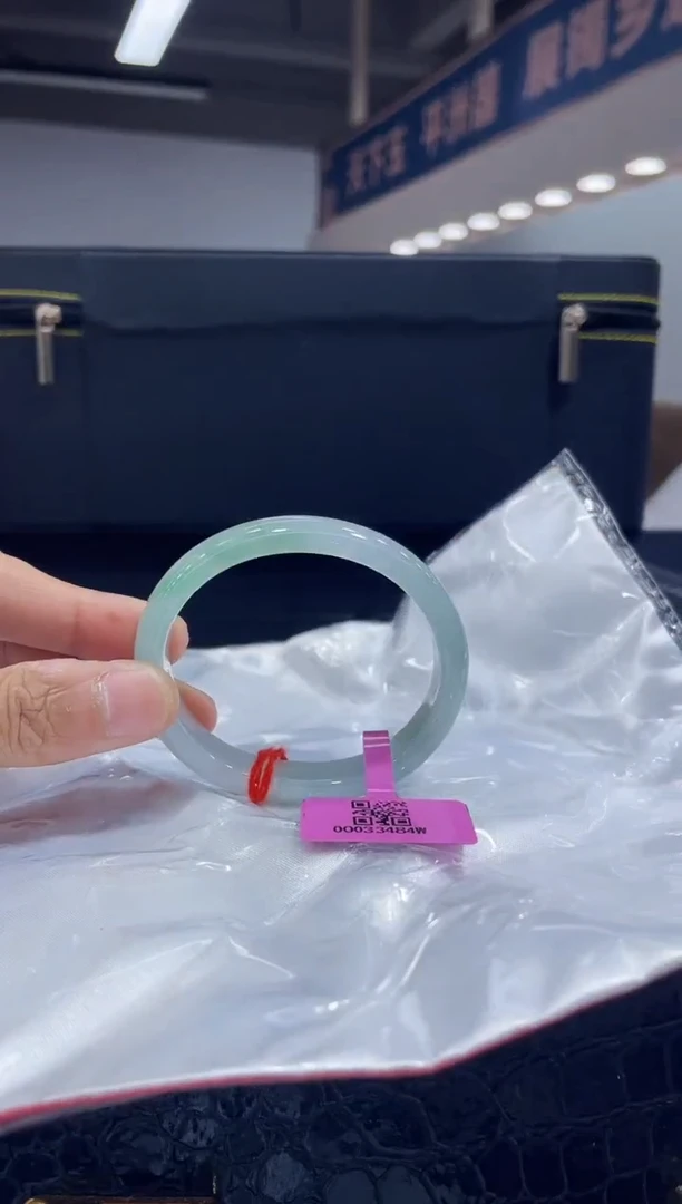 未镶嵌手镯（贵妃镯）翡翠21 5152！！！