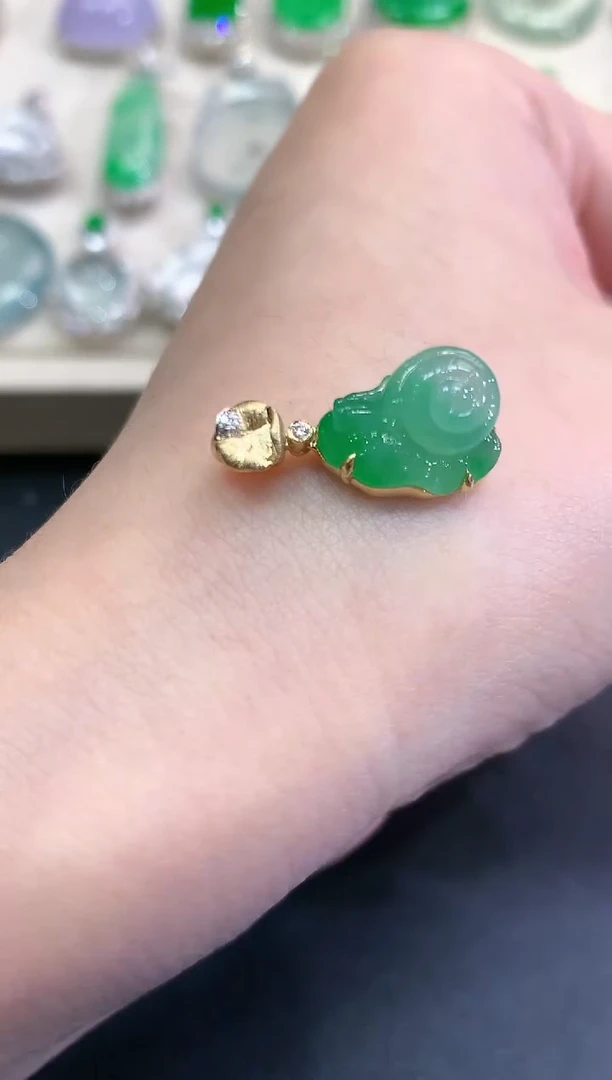 【闪购商品】翡翠颈饰18K金镶嵌D8