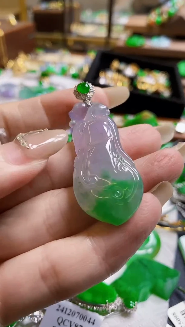 【闪购商品】翡翠颈饰18K金镶嵌吊坠
