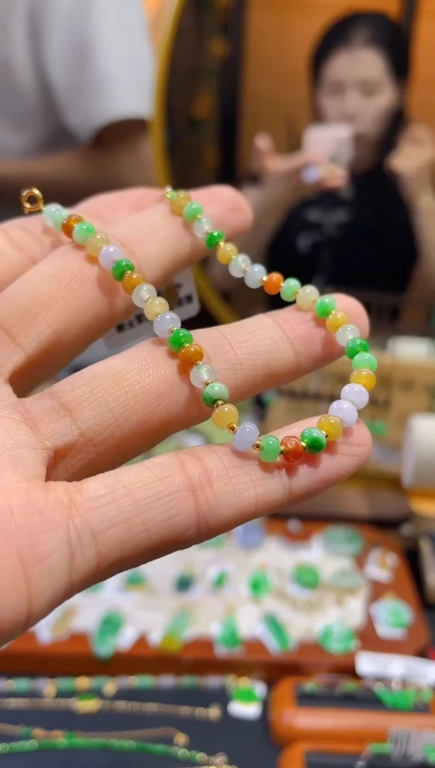 翡翠18K金镶嵌颈饰手链