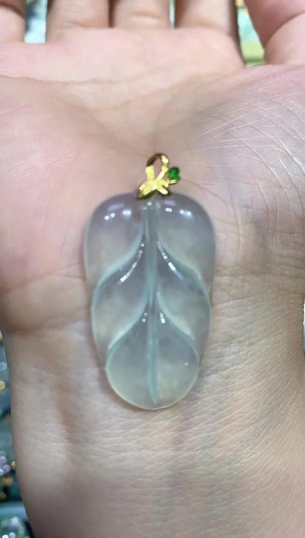 颈饰18K金镶嵌翡翠20250916098