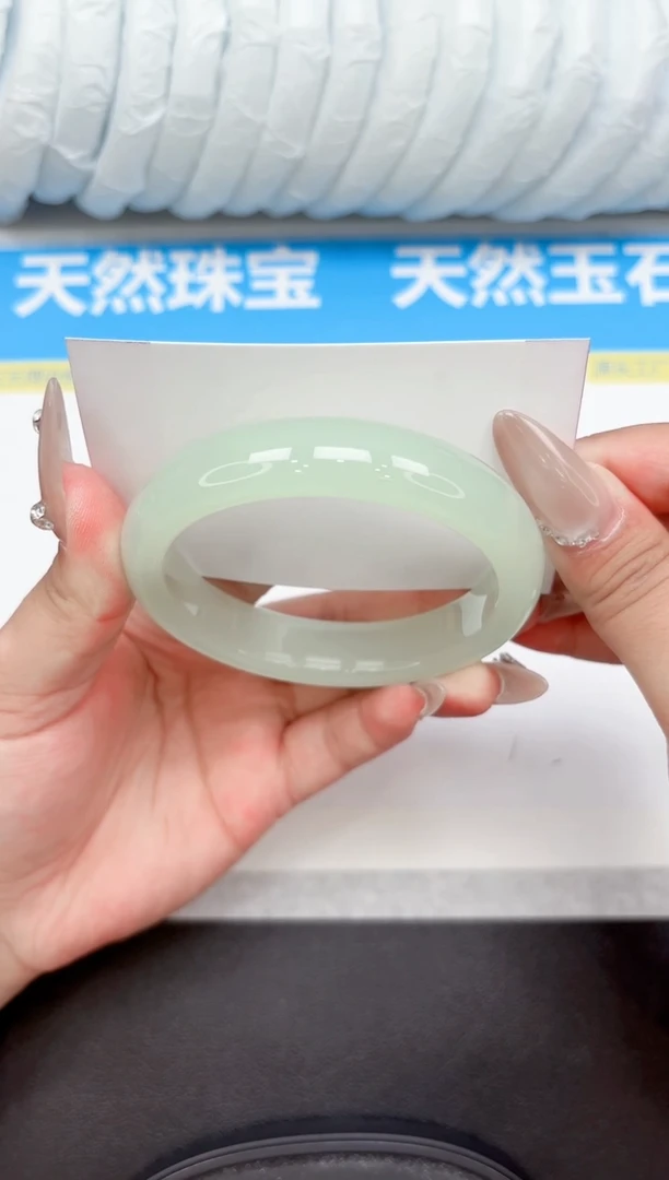 未镶嵌手镯石英质玉A231-63.5
