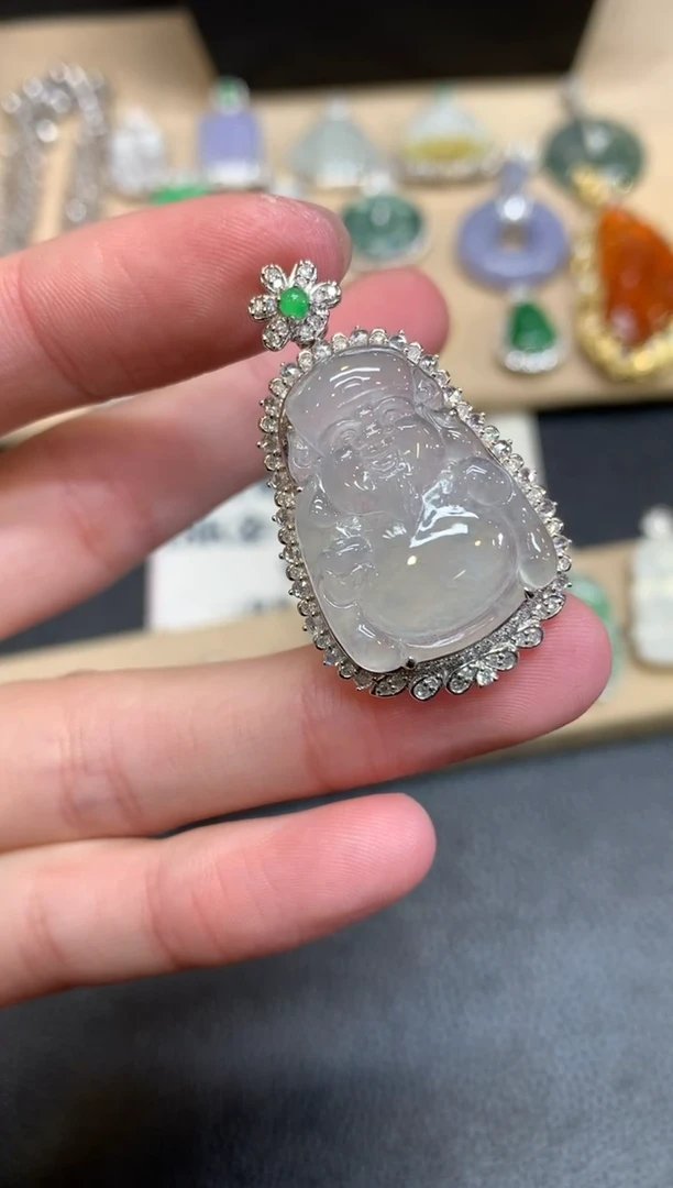 【闪购商品】翡翠颈饰18K金镶嵌财神爷【无服务费】