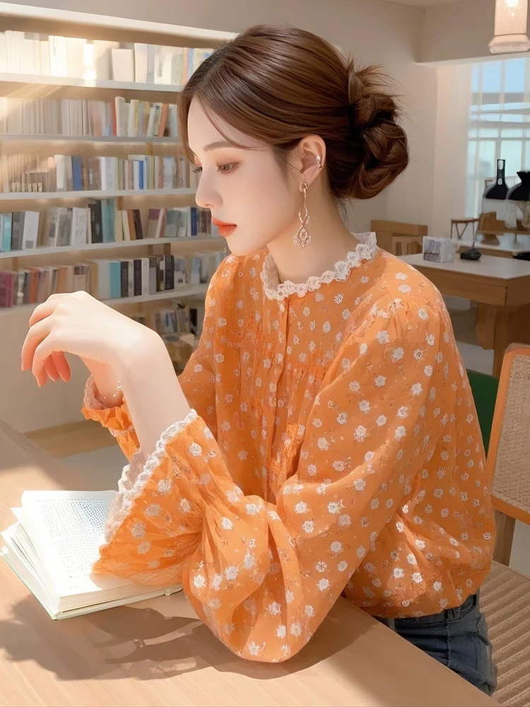 谁穿谁好看橘色碎花衬衫新款女装法式多巴胺上衣独特蕾丝边小衫