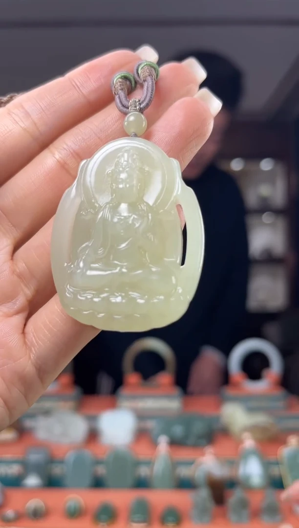 颈饰未镶嵌和田玉佩佩