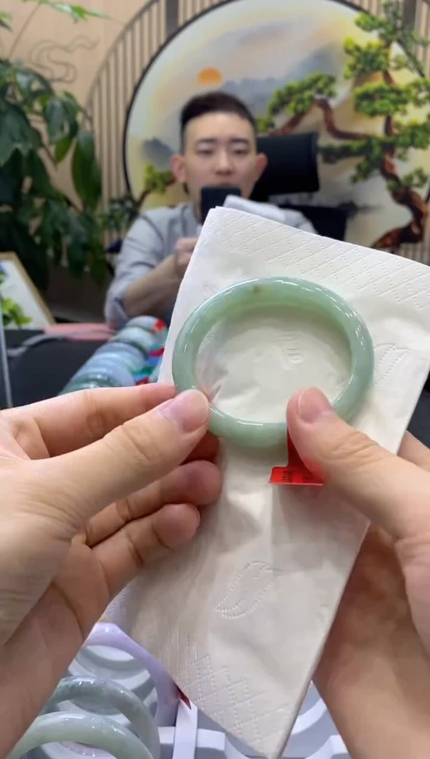 翡翠手镯未镶嵌00000008271