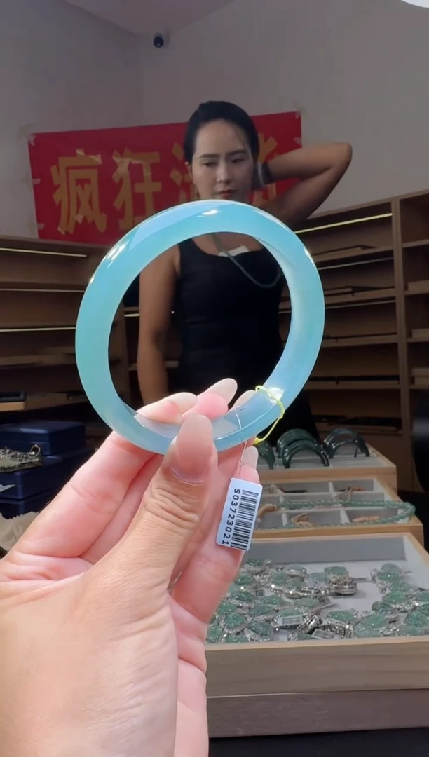 翡翠手镯未镶嵌妮**可62圈