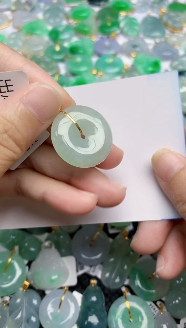 翡翠18K金镶嵌颈饰天然翡翠A货
