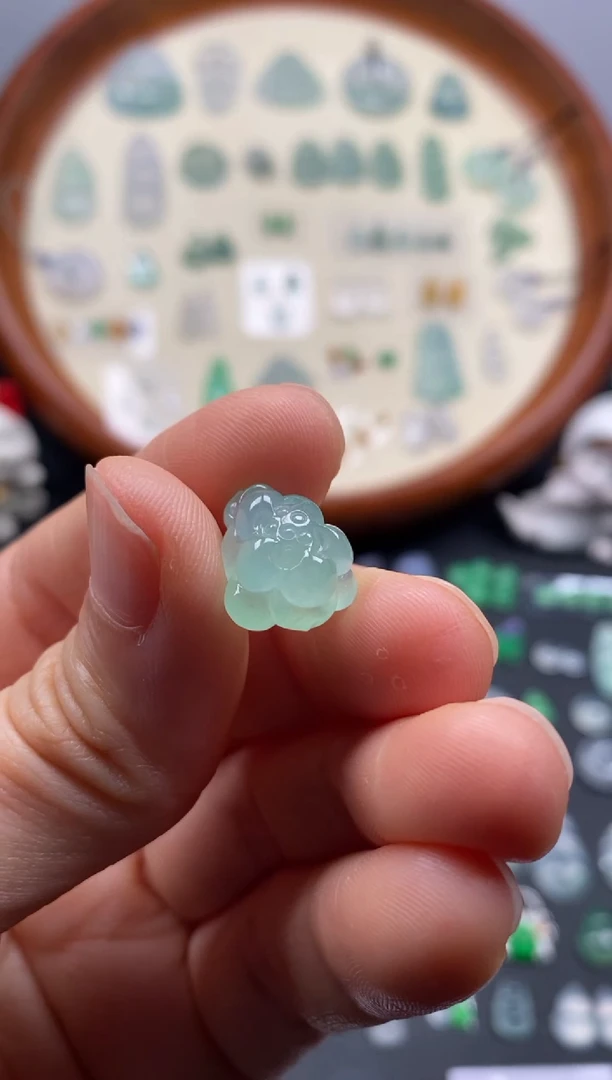 颈饰未镶嵌翡翠果緑花开富贵/芬